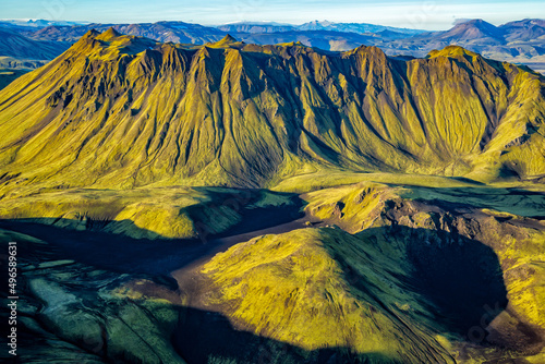 Foto Aerial volcanic mountains of Iceland Landmannalaugar National Park