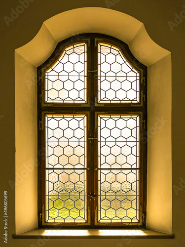 Kirchenfenster, Fenster, historische Fenster, Kreuzgang