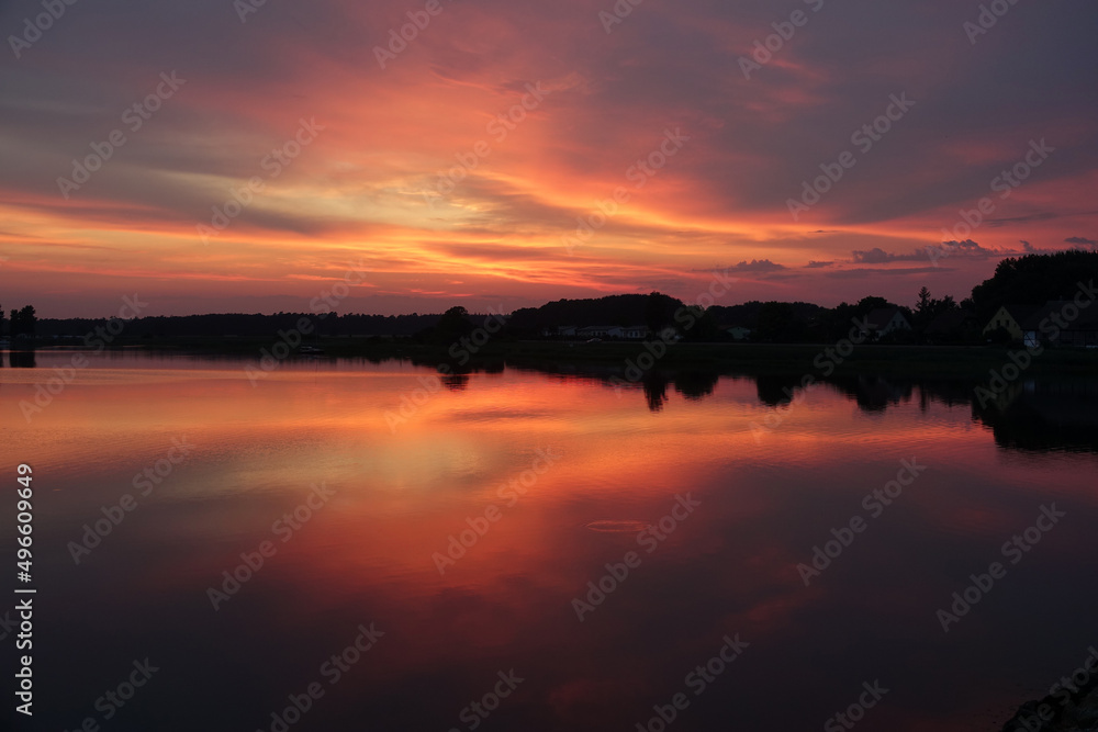 Fototapeta premium Abend bei Musewiek auf Rügen , Blick zur Insel Ummanz