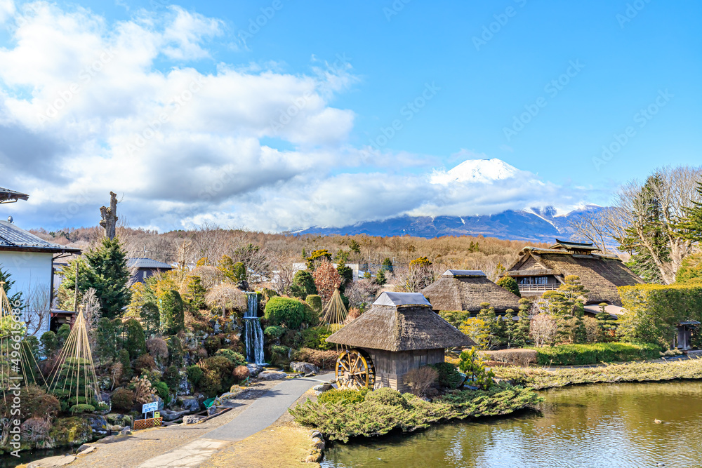 初春の富士山と忍野八海　山梨県忍野村　Mt. Fuji and Oshino Hakkai in early spring. Yamanashi-ken Osino village.
