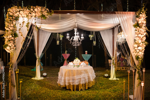 wedding table decoration photo