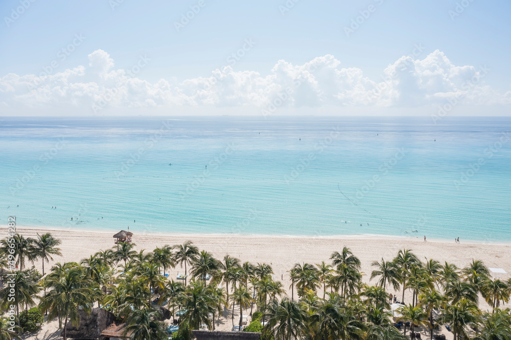 Naklejka premium Playa del Carmen, strip of sand, Quintana Roo, Mexico, Parque Los Fundadores