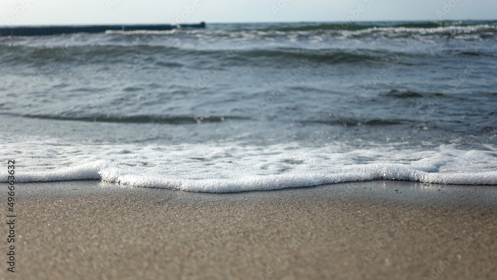 Ostsee Baltic Sea Strand Brandung Wasser Sand Wasserblasen Beach Background Hintergrund Wellen