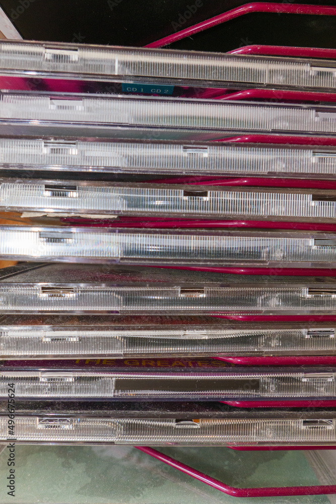 CD Hüllen in einem CD Rack CD Hüllen in einem CD Rack