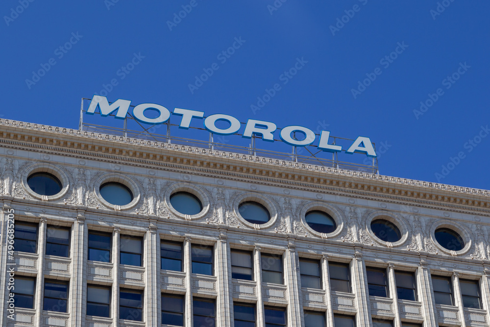 Chicago, Illinois, USA - March 28, 2022: Motorola sign on top of the  Motorola Building in Chicago, Illinois, USA. Motorola Solutions is an  American video and telecommunications equipment provider. Stock Photo |  Adobe Stock