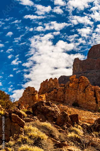 Paisaje con nubes en el Parque Nacional del Teide, isla de Tenerife.