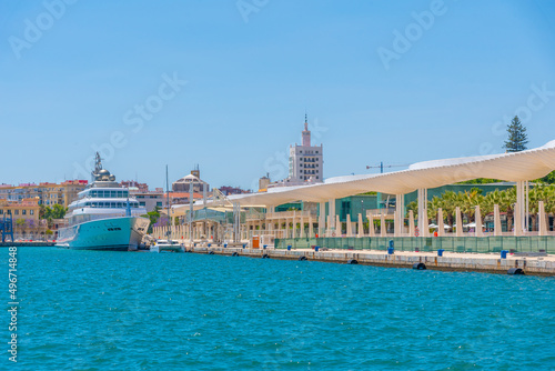 Fotografie paseo del muelle uno promenade in spanish city malaga.