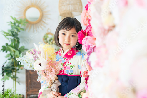 袴を着た女の子　記念写真　ハーフ成人式　七五三　写真館 photo