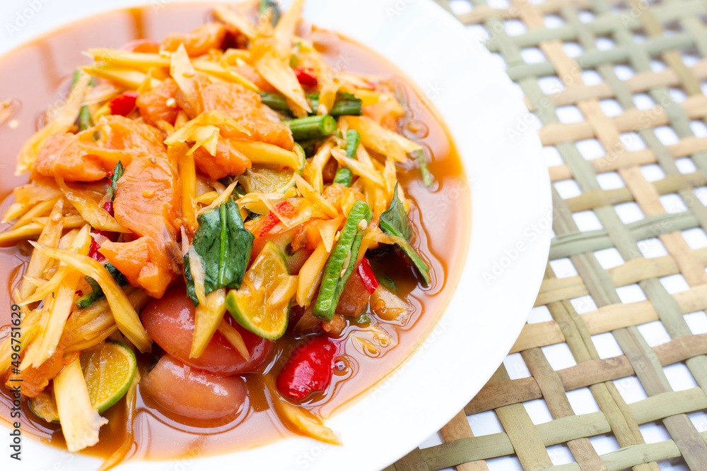 Spicy papaya salad with salmon Spicy papaya salad with salmon
