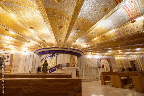 Interno del santuario di San Pio da Pietrelcina (Chiesa di Padre Pio) a San Giovanni Rotondo photo