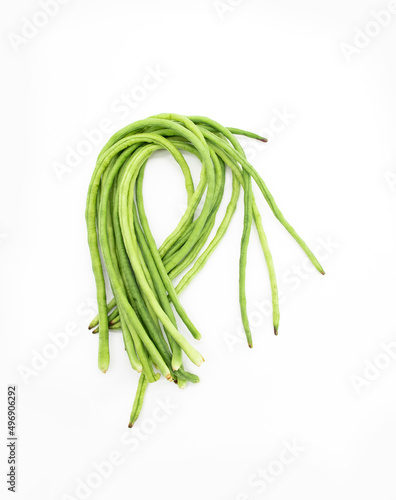 Obraz na płótnie yard long bean isolated on white background. w salonie