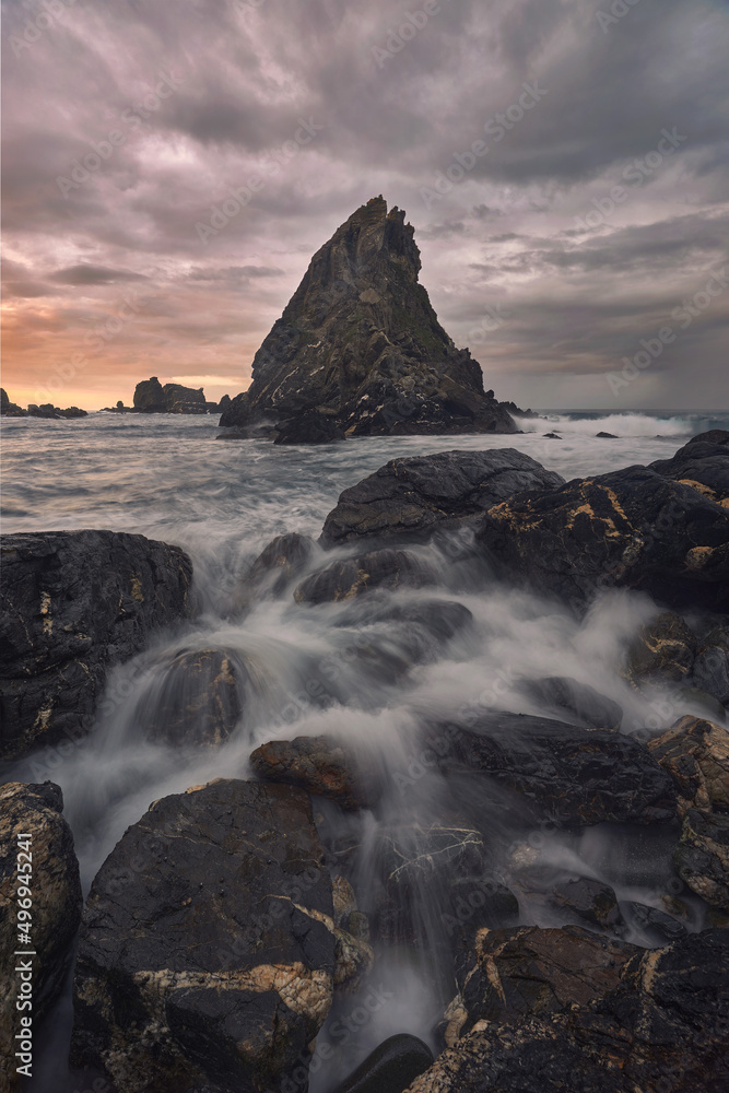 Obraz premium The Stone Fin