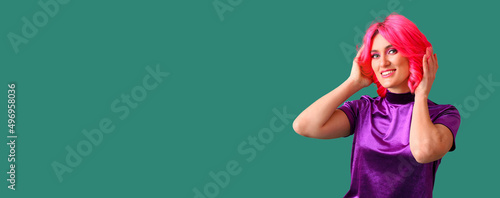 Stylish woman with bright p...