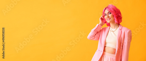 Stylish woman with bright p...