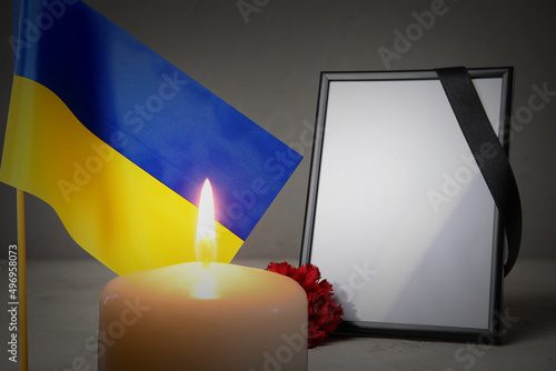 Blank funeral frame, flag o...