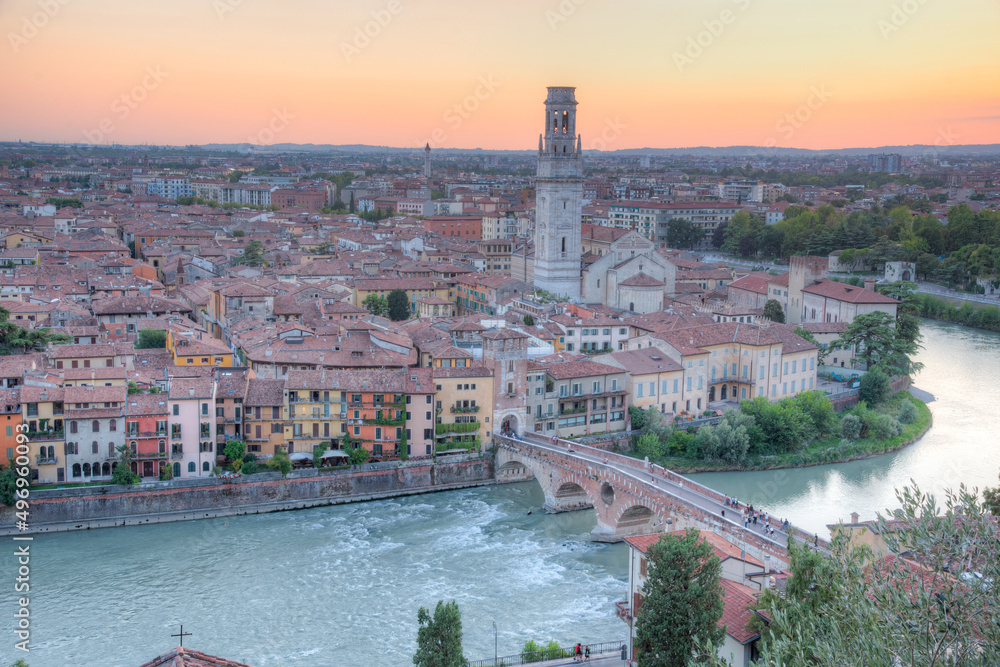 Obraz na plátně Sunset view of Ponte Pietra bridge in Verona, Italy