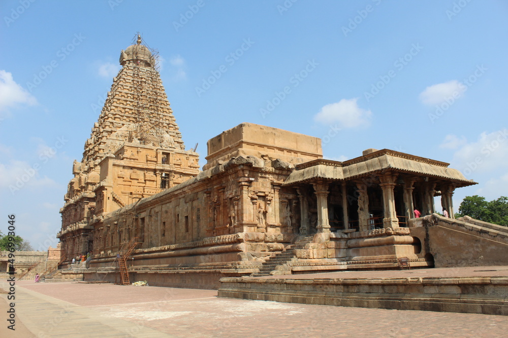 Tanjore Big Temple named Pragadheeswarar Temple Built by Raja Raja Cholan