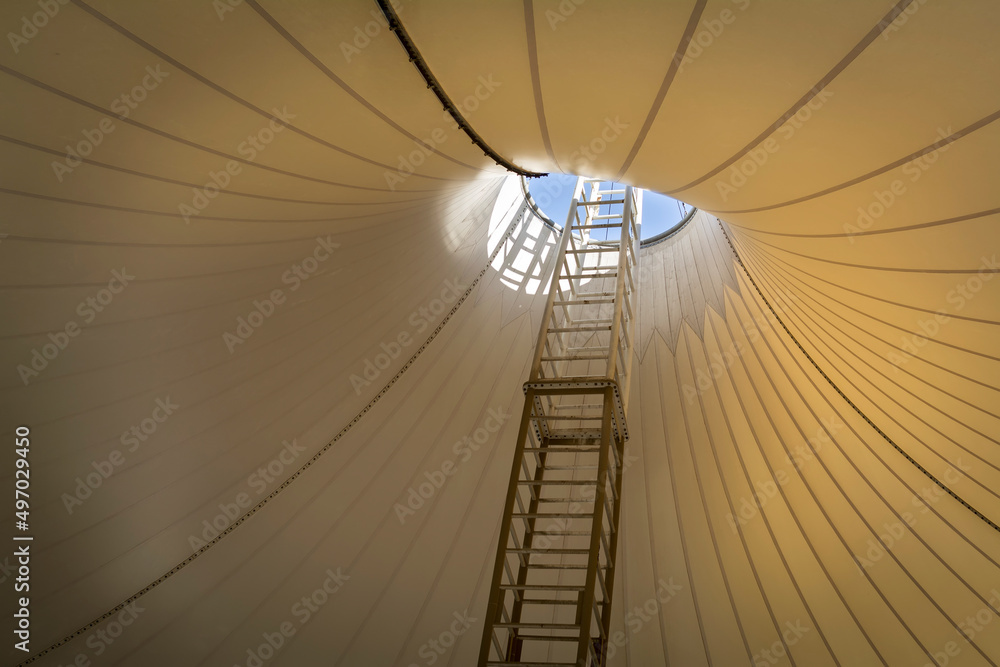 Obraz premium Single cone tensile fabric canopy