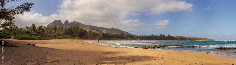 USA, Hawaii, Kauai, Anahola Beach, Kalalea Mountain