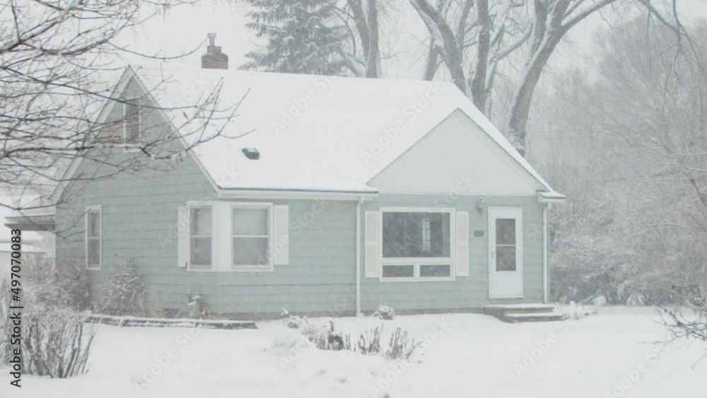 Midwest house as the snow comes down Midwest house as the snow comes down