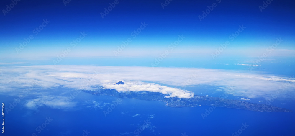 Vue d'avion de la Martinique sur le volcan