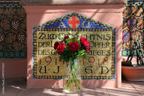 blumen für die opfer des ersten weltkriegs an der st. michael kirche in piesport photo