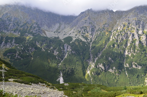 Tatry Polskie, Dolina Roztoki widziana z góry ze szlaku na Świstową Czubę latem photo