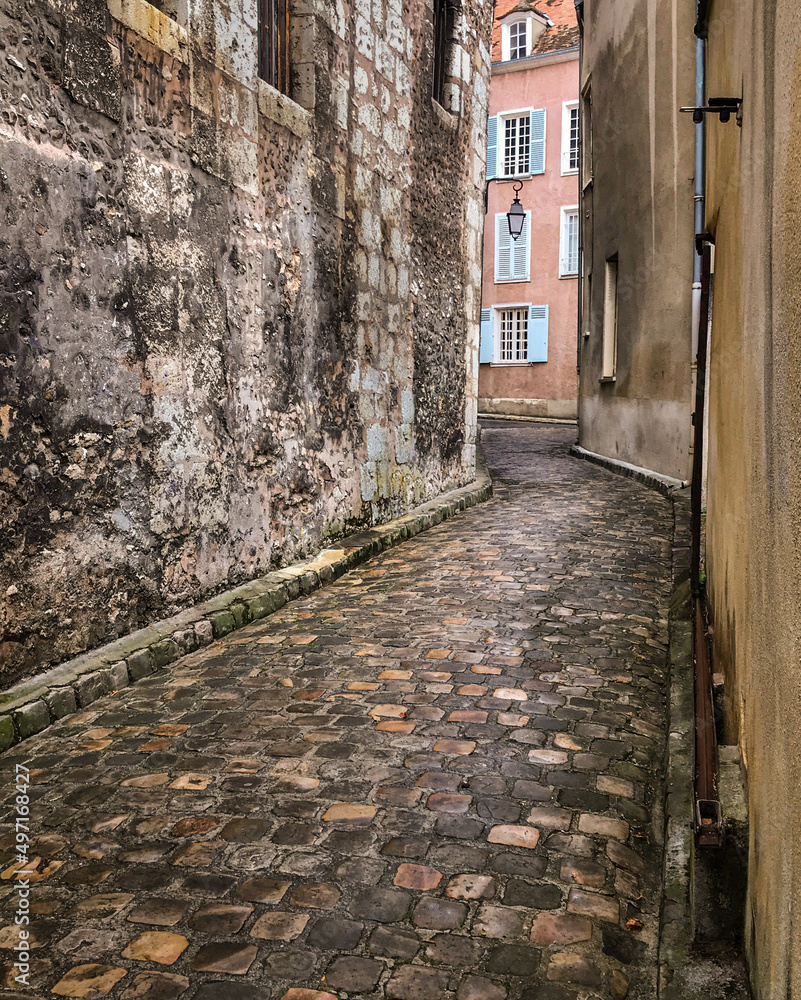 Chartres alley