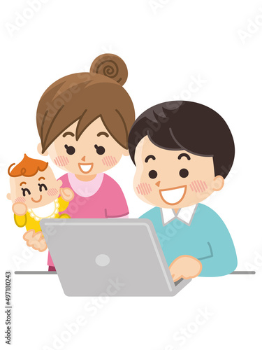 ノートパソコンを見る家族 出産 育児