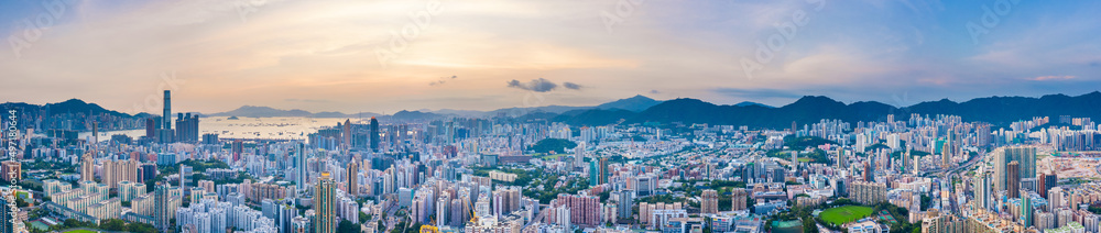 Fototapeta premium Sunset of Kowloon, cityscape of Hong Kong