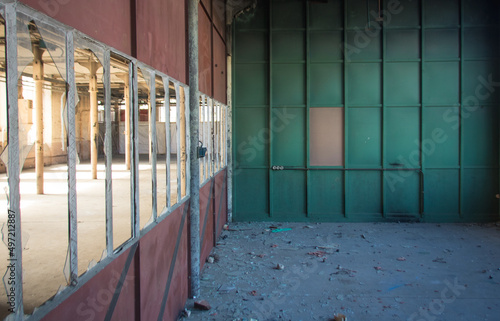 ancienne usine japy à Beaucourt. Une usine désaffectée et abandonnée photo