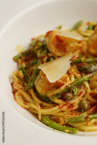 Spaghetti pasta with shrimp, parmesan cheese and green beans