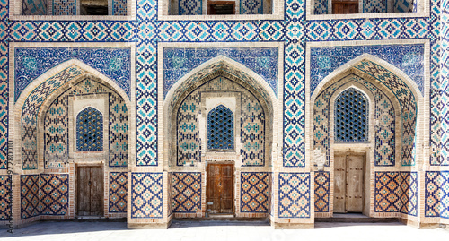 Tableau sur toile Exterior of the Mir-I-Arab madrasa in the center of Bukhara, Uzbekistan, Central