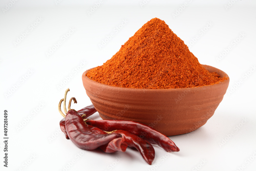 Indian Spices Red Chilli Powder In A Terracotta Bowl Stock Foto indian-spices-red-chilli-powder-in-a-terracotta-bowl-stock-foto