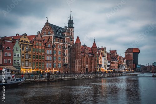 Gdansk old town and famous crane in cloudy day. Gdansk, Poland. November 2021 © Сергій Вовк