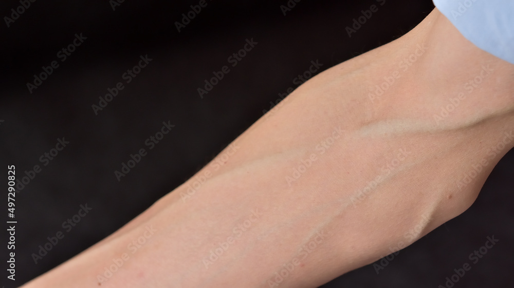 Fototapeta premium 痩せた男性の前腕
