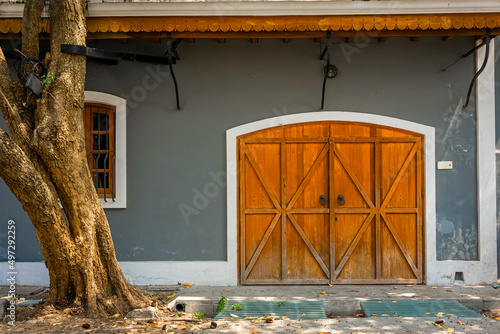 Fototapeta Naklejka Na Ścianę i Meble -  A generic French-style buildings street in a union territory at French colony, Pondicherry also as Puducherry, Tamilnadu, South India