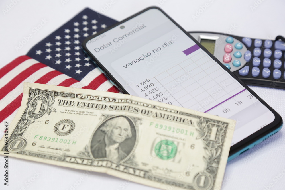Nota de 1 dolar americano com bandeira dos estados unidos. Nota de 1 dolar americano com bandeira dos estados unidos.