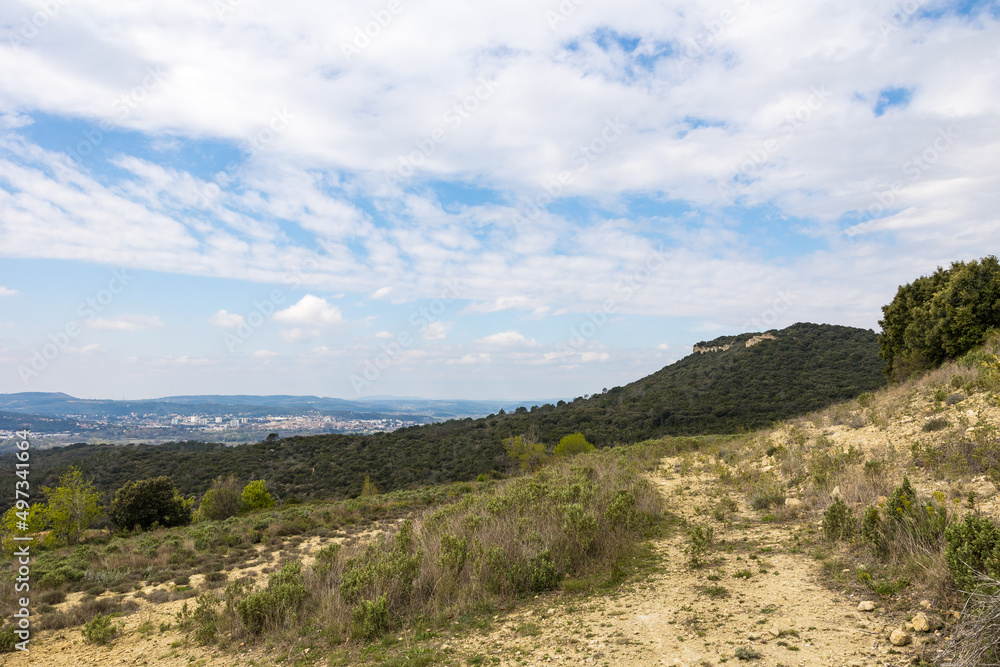 Vue sur Bagnols-sur-Cèze depuis la Château de Gicon (Occitanie, France)