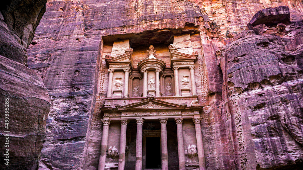 Naklejka premium inside the cave temple in petra, jordan