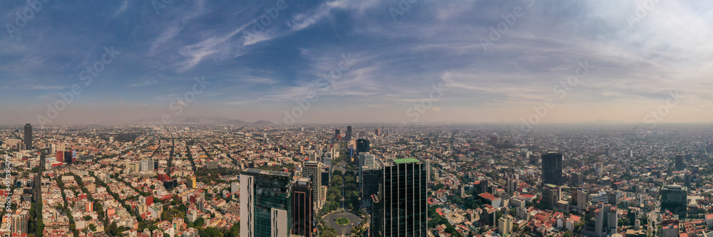 Panorámica aérea de Paseo de la Reforma. CDMX, México