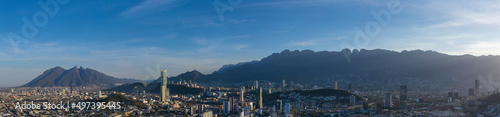 Panorámica de Monterrey. Cerro de la Silla, Nuevo León. México