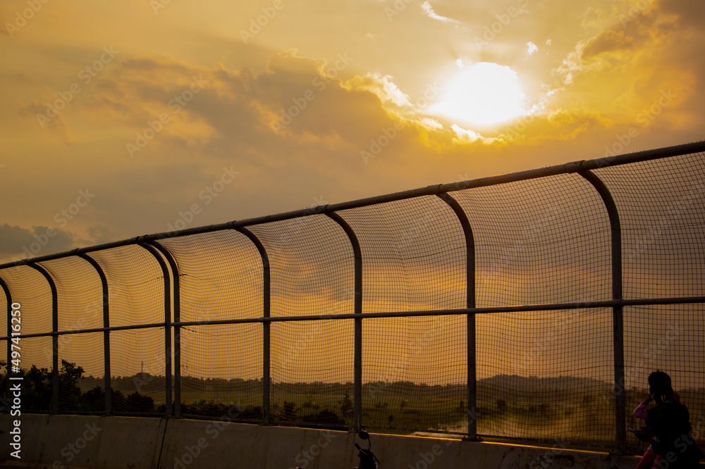 Obraz premium sunset over the bridge