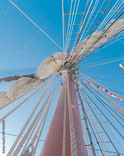 	
Les mâts et les cordages d'un grand voilier. photo