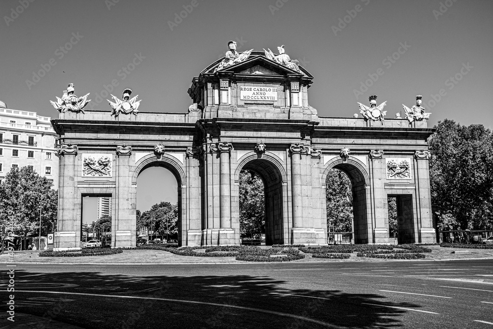 Fototapeta premium puerta Alcalá BW