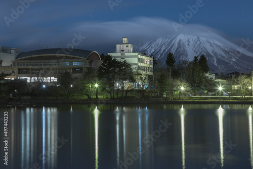 夜の岩手山（高松の池）