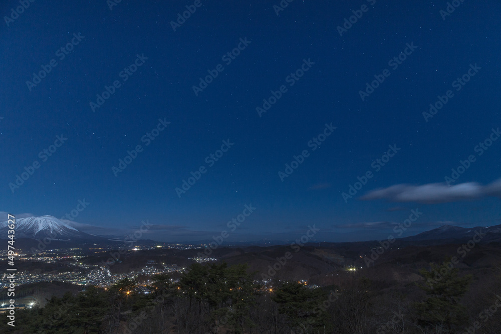 Naklejka premium 夜の岩手山（岩山展望台）