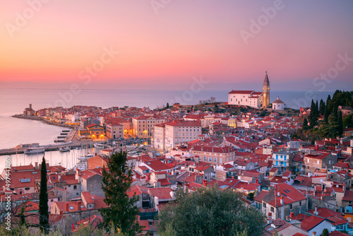 Obraz na płótnie Piran, Slovenia. Aerial cityscape image of beautiful Piran, Slovenia at spring sunset. w salonie
