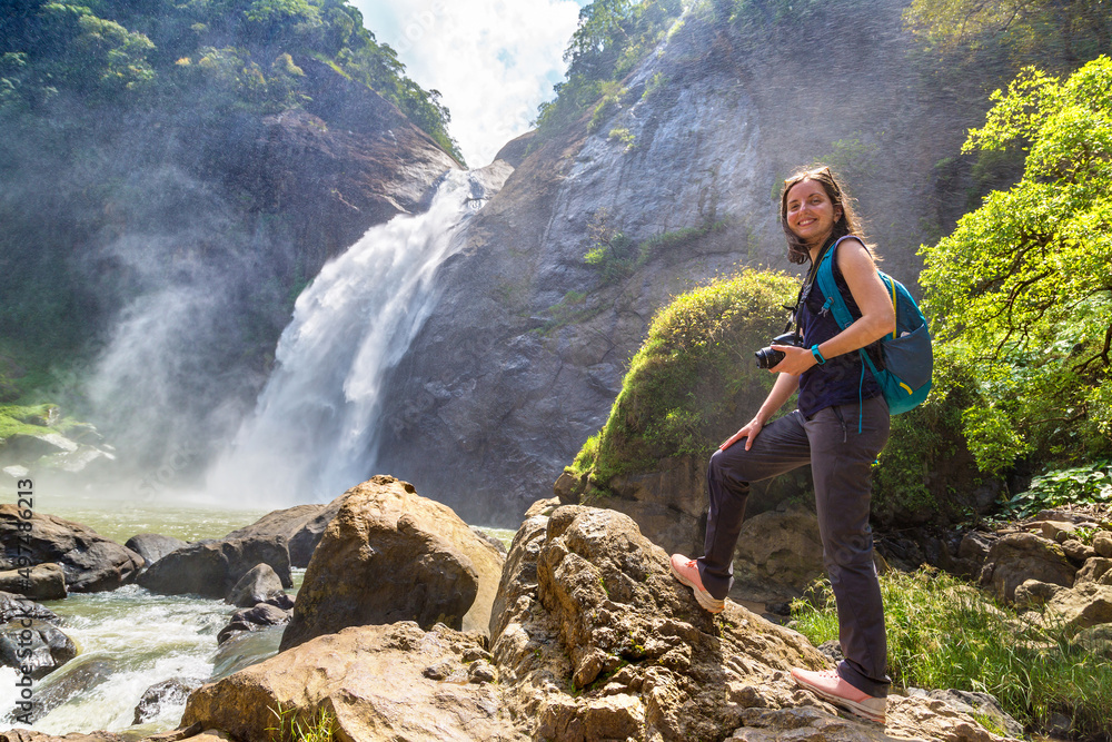Naklejka premium Dunhinda waterfall in Sri Lanka