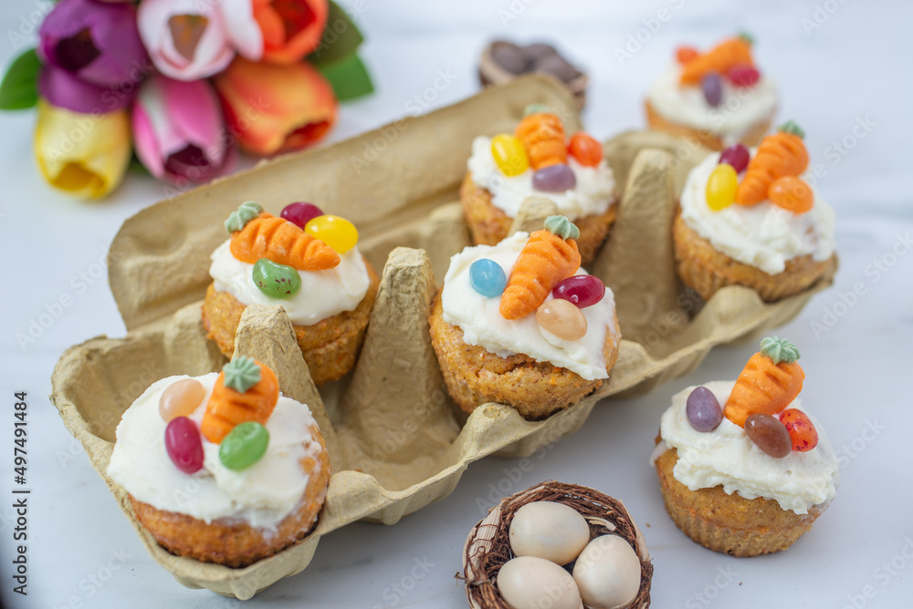 Carrot cake cupcakes with cream cheese for Easter Carrot cake cupcakes with cream cheese for Easter